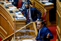 Τσίπρας: Μεγαλύτερη ομολογία αποτυχίας ότι ξηλώσατε την... dream team - Μητσοτάκης: Μας λέγατε να ΄φερουμε φάρμακο για μοσχάρια