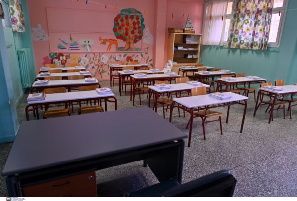 Διανομή 100 ανεμιστήρων σε σχολεία του δήμου Αθηναίων λόγω καύσωνα