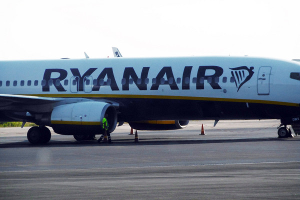 Η ryanair τρελάθηκε - Προσφέρει εισιτήρια από 4 ευρώ