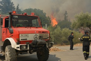 Κρήτη: Πυρκαγιά σε αγροτική περιοχή