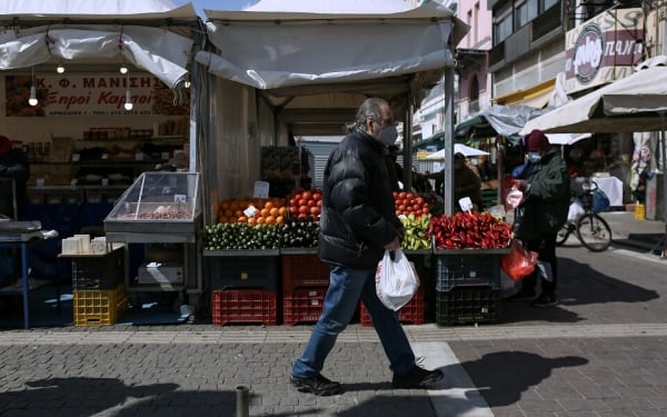 ΠΟΣΠΛΑ: Χαμηλότερες ή ίδιες με πέρυσι οι τιμές στις λαϊκές