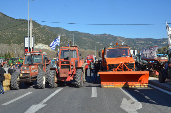 Άνοιξε η Εθνική Λαμίας - Αθηνών, ουρές χιλιομέτρων οι εγκλωβισμένοι οδηγοί