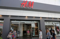 Η εφορία σαρώνει την H&amp;M στην Ελλάδα μετά τις αποκαλύψεις, τα πρόστιμα και τα λουκέτα