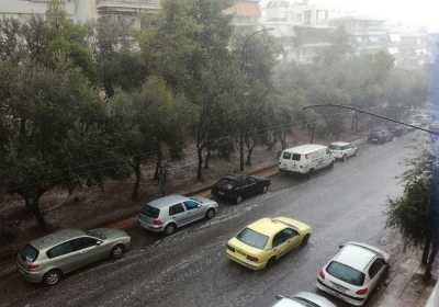 Προβλήματα στην Αττική από το ξαφνικό μπουρίνι