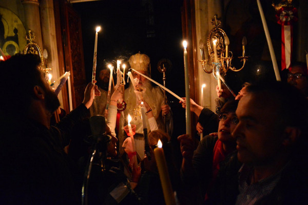 Οριακά το Άγιο Φως στις Εκκλησίες φέτος, κάποιες δεν θα το λάβουν καν