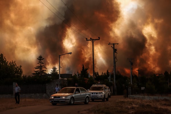 Φωτιά: Νύχτα τρόμου σε Βόρεια Αττική, Εύβοια και Μάνη – Συνθήκες «όπως στο Μάτι» την Παρασκευή, «συναγερμός» στον κρατικό μηχανισμό (εικόνες, βίντεο)