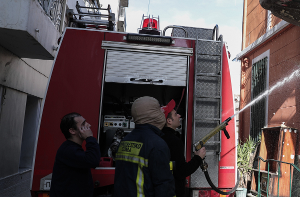 Τραγωδία στο Περιστέρι - Ηλικιωμένη πέθανε μέσα στο φλεγόμενο διαμέρισμά της