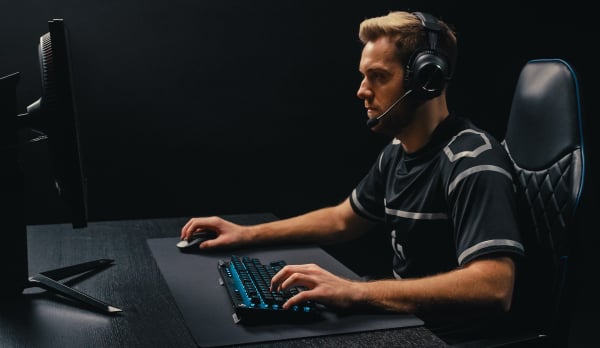 Η Logitech εκτοξεύει την απόδοση των esports με την νέα σειρά Pro Series