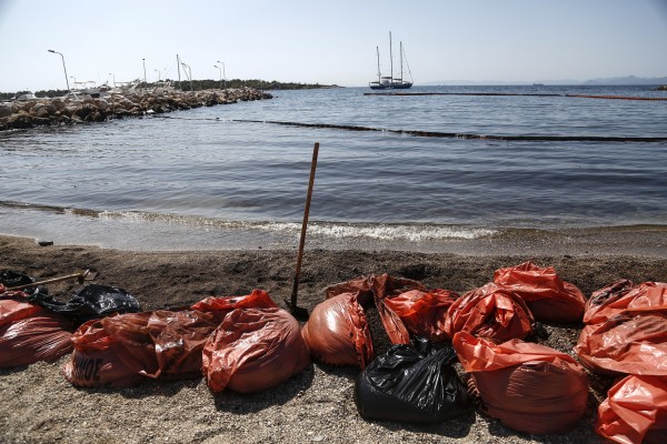 Συνδρομή βοήθειας από Ολλανδία στο πρόβλημα της πετρελαιοκηλίδας