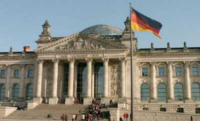 Βερολίνο: Δημοκρατικό δικαίωμα κάθε χώρας η διενέργεια δημοψηφίσματος