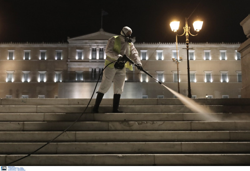 Κρούσματα σήμερα 28/11: Στα ύψη ξανά οι διασωληνωμένοι, πάνω από 100 οι νεκροί