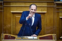 Γεραπετρίτης: Δίπλα στους πολίτες η κυβέρνηση για όσο διατηρούνται υψηλές οι τιμές