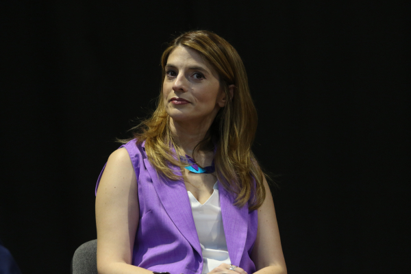 Αποχωρεί από το ΠΑΣΟΚ η έως πρόσφατα αν. τομεάρχης Δικαιοσύνης- Οδεύει προς το κόμμα Τσίπρα;