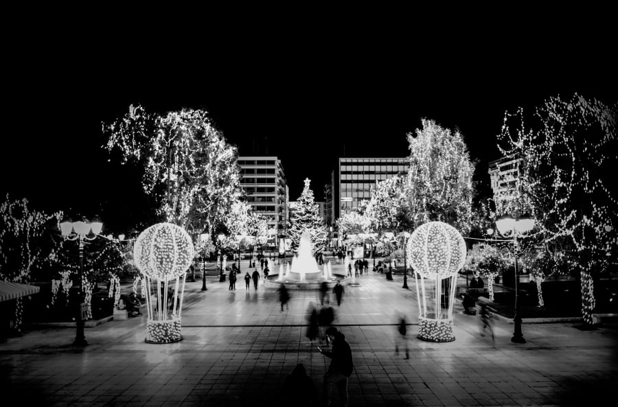 Στις 11:30 οι ανακοινώσεις για τα νέα μέτρα λόγω της μετάλλαξης Όμικρον