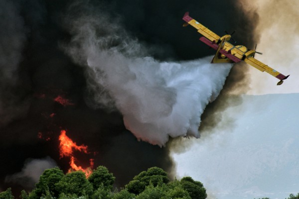 Αλλαγές στα δάνεια και τις αποζημιώσεις για τις πυρκαγιές Ιουλίου 2015 σε Αθήνα και Πελοπόννησο