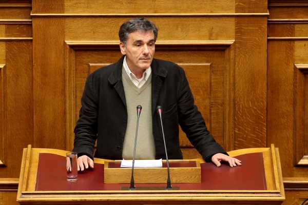 Τσακαλώτος: Αλλαγές στο πολυνομοσχέδιο για την ΕΛΣΤΑΤ