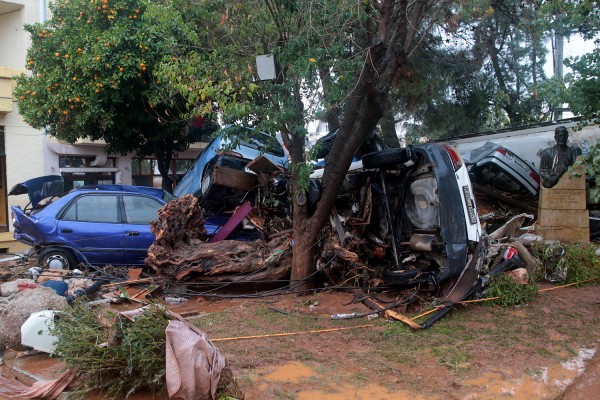 Βιβλική καταστροφή στην Νέα Πέραμο - Σε κατάσταση έκτακτης ανάγκης η περιοχή