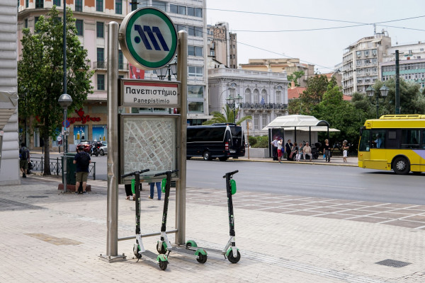 Έκλεισε ο σταθμός του μετρό «Πανεπιστήμιο», με εντολή της ΕΛΑΣ