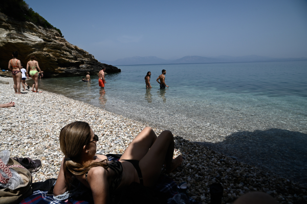 Καιρός-Meteo: Ανεβαίνει μέχρι και τους 32 βαθμούς ο υδράργυρος - Που θα ρίξει βροχές και καταιγίδες