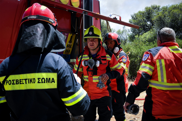 Φωτιά στη Θεσσαλονίκη - Διακοπή στα δρομολόγια των τρένων