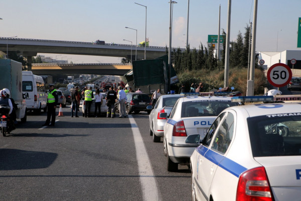 Κυκλοφοριακό χάος στον Κηφισό - Καραμπόλα τεσσάρων οχημάτων