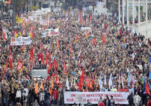 Γαλλία: Στο «κενό» οι συνομιλίες κυβέρνησης - απεργών