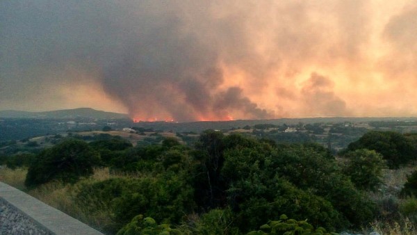 Σε ένα μέτωπο επικεντρώνονται οι δυνάμεις πυρόσβεσης στα Κύθηρα