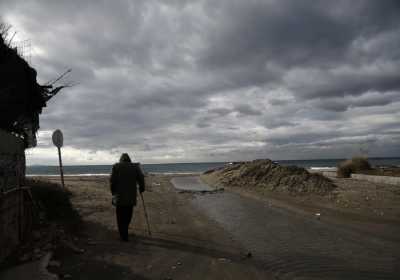 Άστατος ο καιρός σήμερα με βροχές και καταιγίδες - Βελτίωση από το απόγευμα