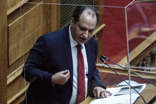 Σπίρτζης: «Συνεχίζουν την προκλητική και καταστροφική πολιτική τους ενάντια στη νέα γενιά»