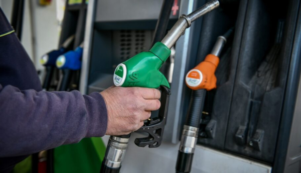 Καθαρά Δευτέρα: Τριήμερο με αύξηση της τιμής της βενζίνης