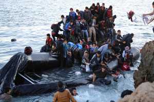Πάνω από 100 πρόσφυγες σε σκάφος ανατολικά της Σαμοθράκης