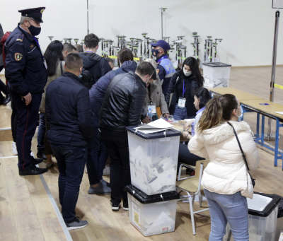 Ομαλά εξελίσσεται η ψηφοφορία στη Χειμάρρα, επί ποδός έξι χιλιάδες αστυνομικοί - Στη φυλακή παραμένει ο Μπελέρη