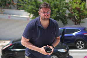 Ζαχαριάδης προς Λατινοπούλου: «Τι έγινε στην Καισαριανή; Οι εκτελεσμένοι και οι εκτελεστές είναι ίδιοι;»