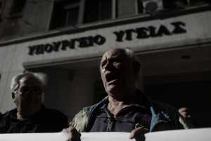 Διαμαρτυρία συνταξιούχων στη Λάρισα για την υγεία 