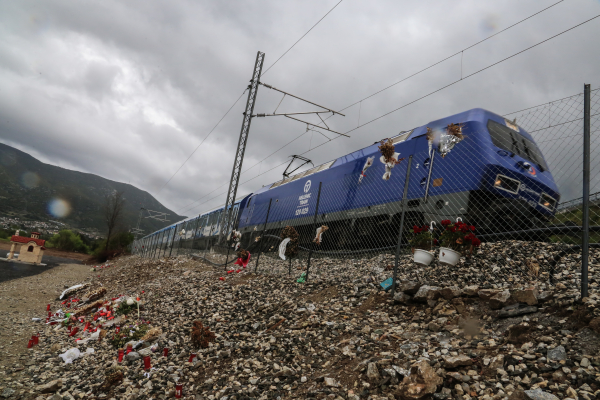 Τέμπη: Παραδόθηκε στον Γεραπετρίτη το πόρισμα της επιτροπής εμπειρογνωμόνων