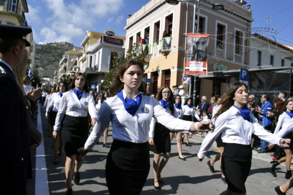 «Πόλεμος» Κεραμέως - Φίλη για τους σημαιοφόρους - Μπαράζ ανακοινώσεων