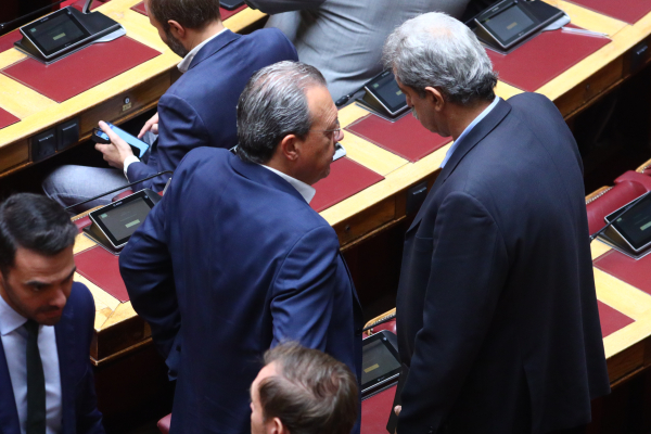 16 βουλευτές απειλούν τον Φάμελλο με ανεξαρτητοποίηση αν αλλάξει γραμμή - Υποψήφιος για πρόεδρος ο Πολάκης