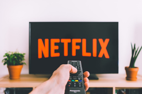 Το Netflix θα γυρίσει σε σίριαλ γνωστό μυθιστόρημα