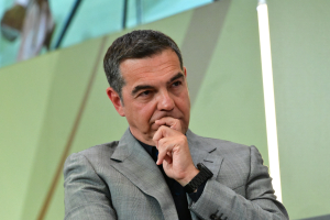 Τσίπρας: Τον πλούτο θα φορολογήσουμε, δεν θα αυξήσουμε ούτε ένα ευρώ τον φόρο στην επιχειρηματικότητα και τη μεσαία τάξη