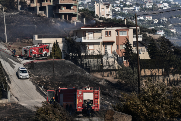 Φωτιά στην Αττική: Παραμένει κλειστή η Μαραθώνος - Προσωρινές κυκλοφοριακές ρυθμίσεις