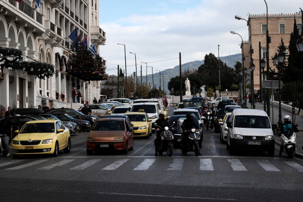 Μποτιλιάρισμα: Οι δρόμοι στο «κόκκινο», πού υπάρχει αυξημένη κίνηση