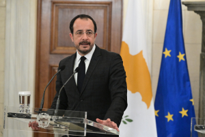 Χριστοδουλίδης: Η Κύπρος σε καμία περίπτωση δεν εμπλέκεται σε οποιαδήποτε στρατιωτική επιχείρηση και δεν αποτελεί στόχο