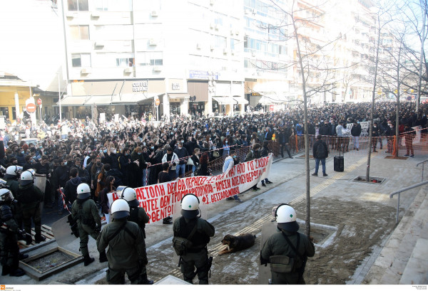 Στο Αυτόφωρο Τριμελές οι 31 συλληφθέντες των επεισοδίων στο ΑΠΘ