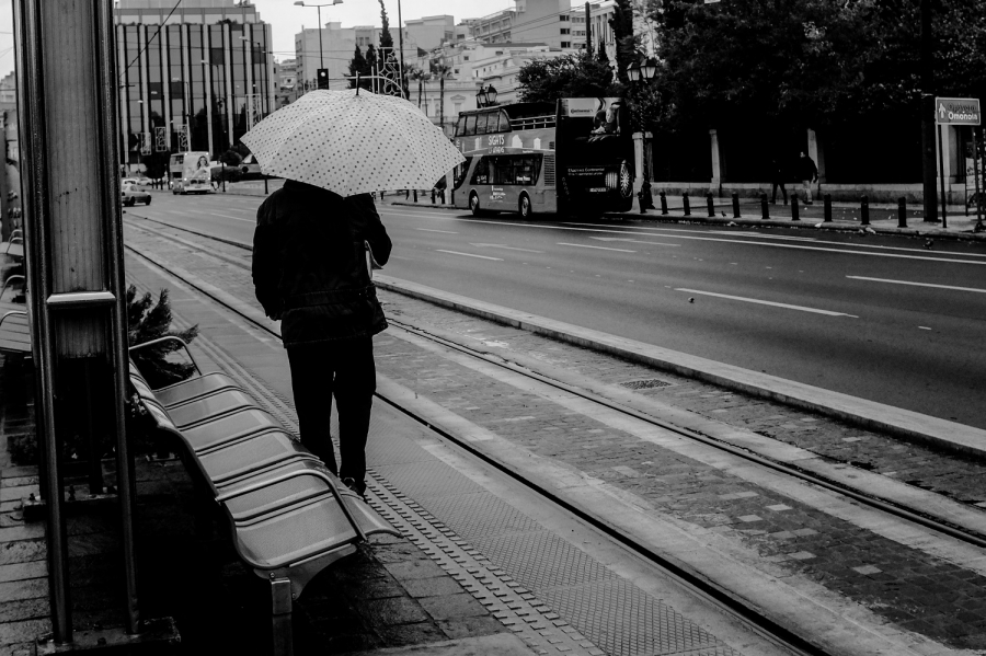 Άστατος ο καιρός της Δευτέρας, πού θα βρέξει