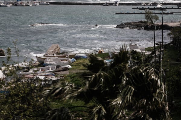 Διπρόσωπος ο καιρός την Πέμπτη: Ζέστη και υψηλές θερμοκρασίες το πρωί, βροχές και καταιγίδες το απόγευμα