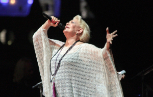 Μαρινέλλα: Η απίστευτη ιστορία με το χαμένο δαχτυλίδι και την επιστροφή αεροπλάνου στη Ρώμη