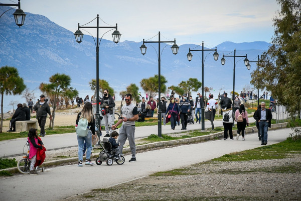 Ανοιξιάτικος ο καιρός σήμερα, ηλιοφάνεια και υψηλές θερμοκρασίες