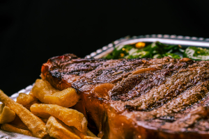 Η επί 38 έτη αγαπημένη αλυσίδα steakhouse κλείνει περισσότερα από 40 καταστήματα