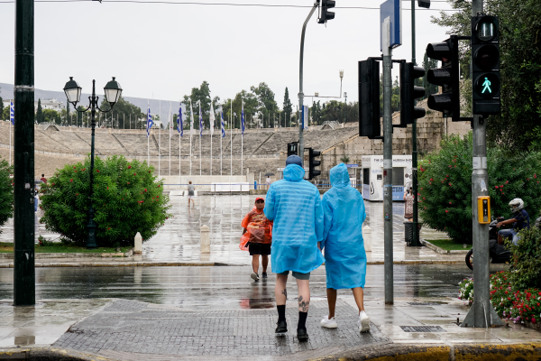 Σε ισχύ το έκτακτο δελτίο επιδείνωσης του καιρού, ποιες περιοχές θα «χτυπήσει», live η πορεία της κακοκαιρίας