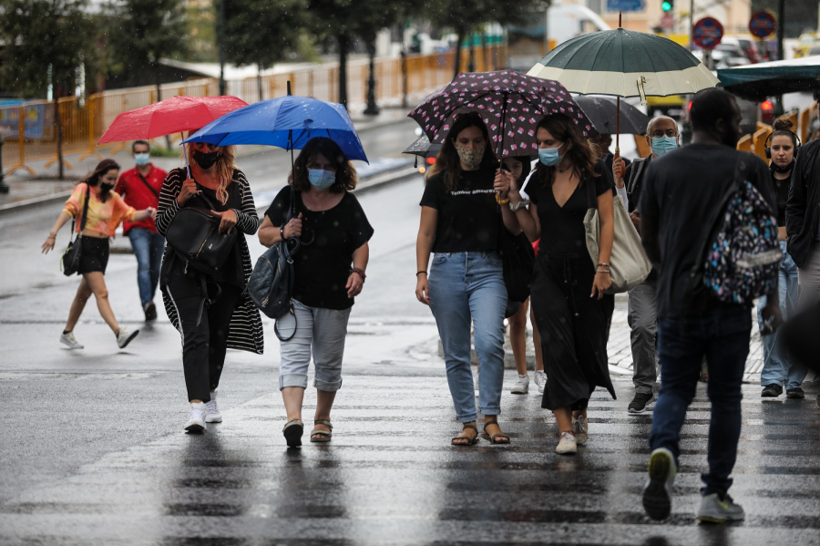 Βροχές, καταιγίδες και πτώση της θερμοκρασίας την Πέμπτη 29/9, ο καιρός αύριο